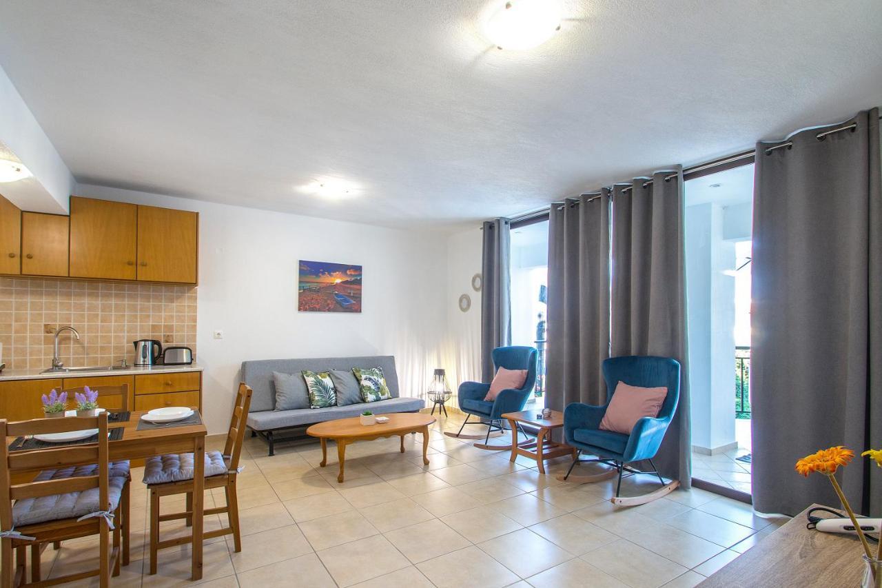 D & E Apartments Skiathos Town Ngoại thất bức ảnh