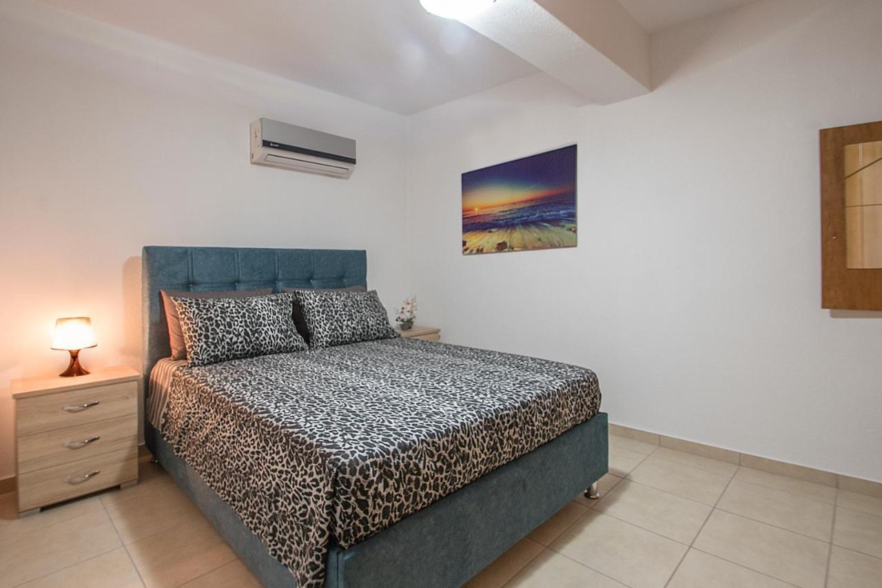 D & E Apartments Skiathos Town Ngoại thất bức ảnh